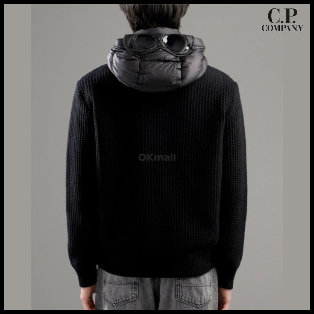 【CP COMPANY】 Extrafine Merino Wool Full Zip Goggle Sweater
