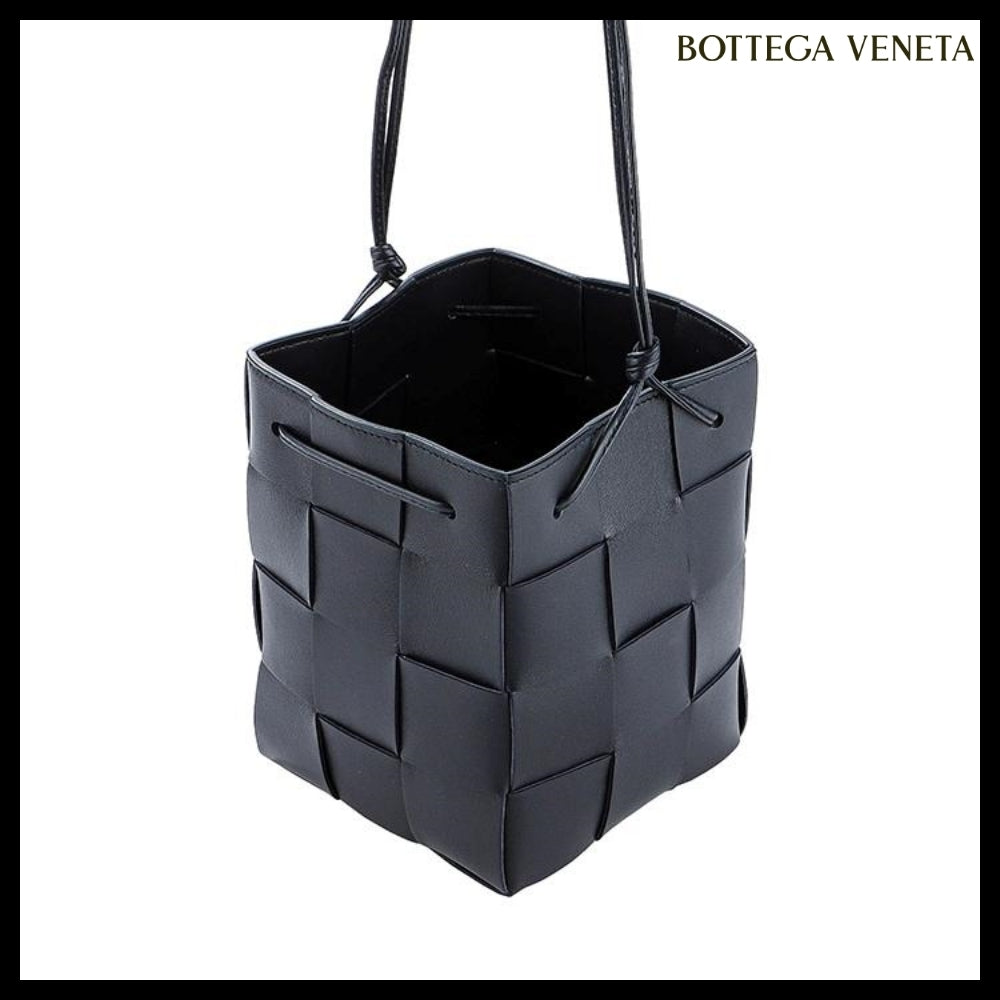【BOTTEGA VENETA】Small Cassette Bucket Bag Dark Navy