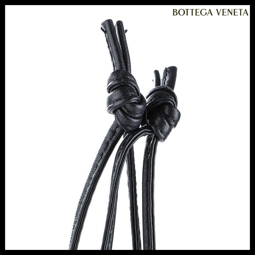 【BOTTEGA VENETA】Small Cassette Bucket Bag Dark Navy