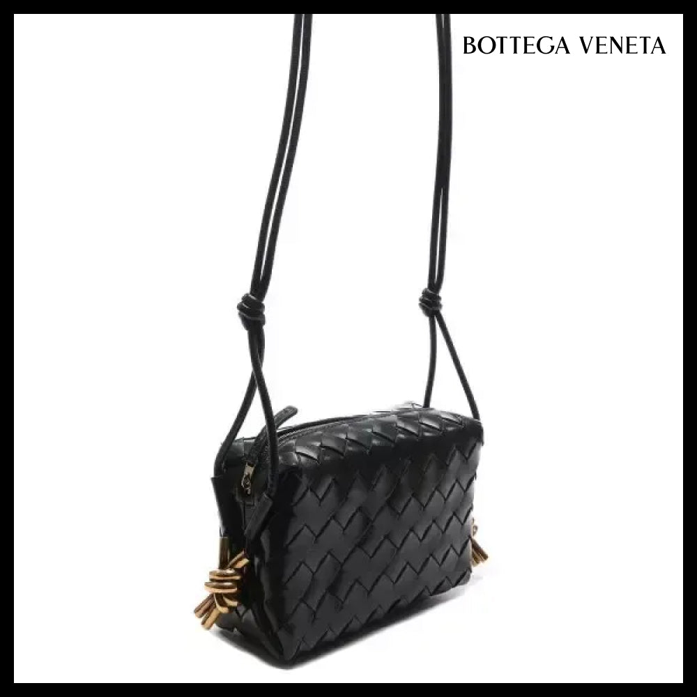 【BOTTEGA VENETA】Women’s Loop Mini Camera Crossbody Bag