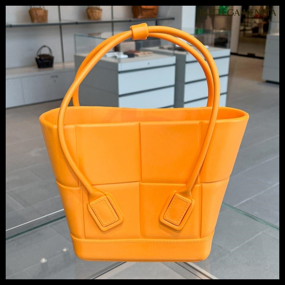 【BOTTEGA VENETA】Arco Rubber Small Tote Bag Tangerine