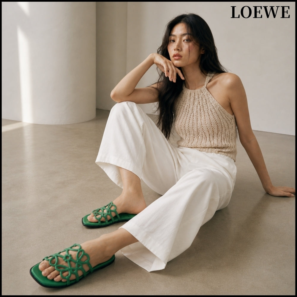 【LOEWE】Petal Anagram Slide in Soft Calfskin