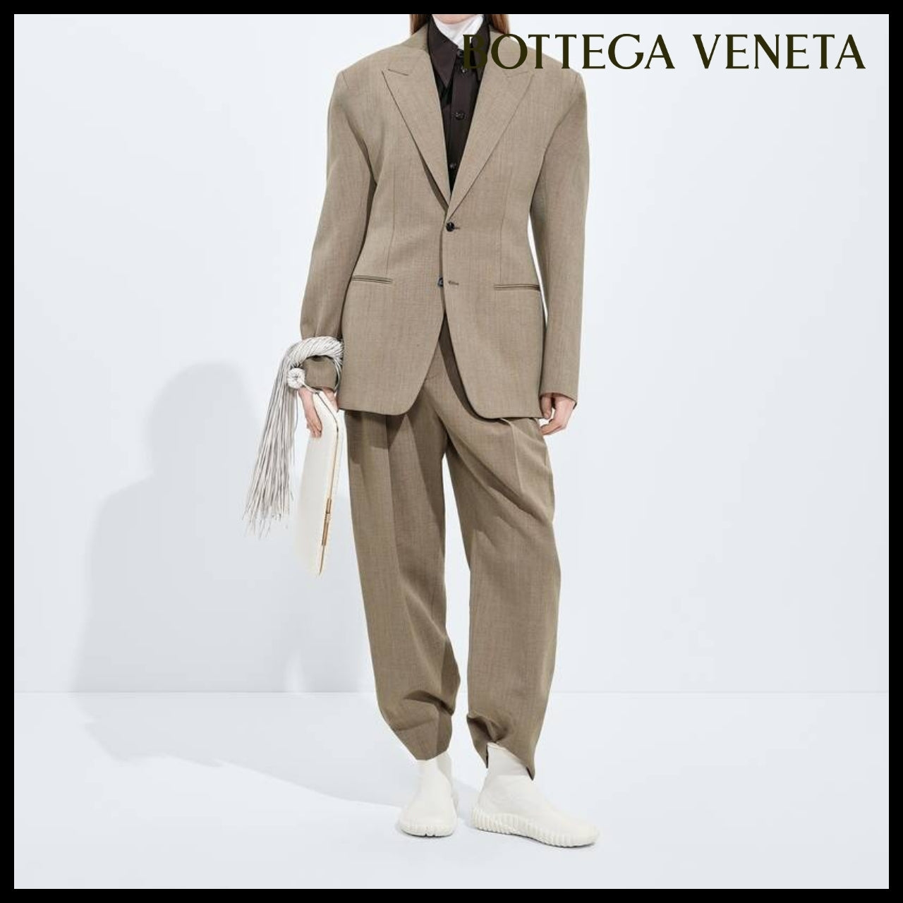 【韓国百貨店 BOTTEGA VENETA】Serata Clutch Bag Alabaster