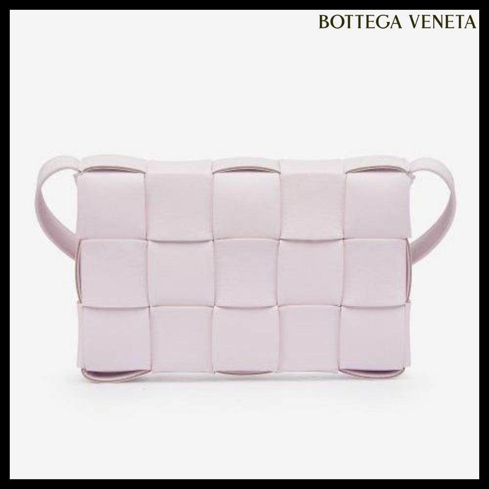 【BOTTEGA VENETA】Lambskin Leather Cassette Bag Bliss Washed