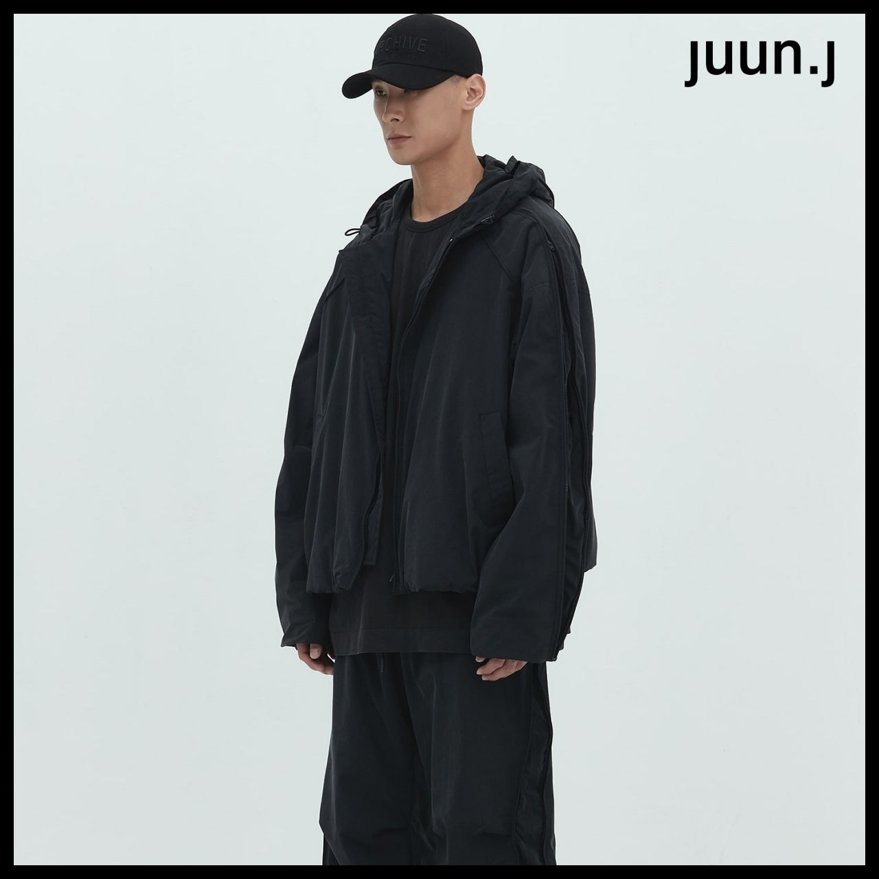【JUUN.J】Salt Shrink Nylon Side Zipper Short Padded Hood