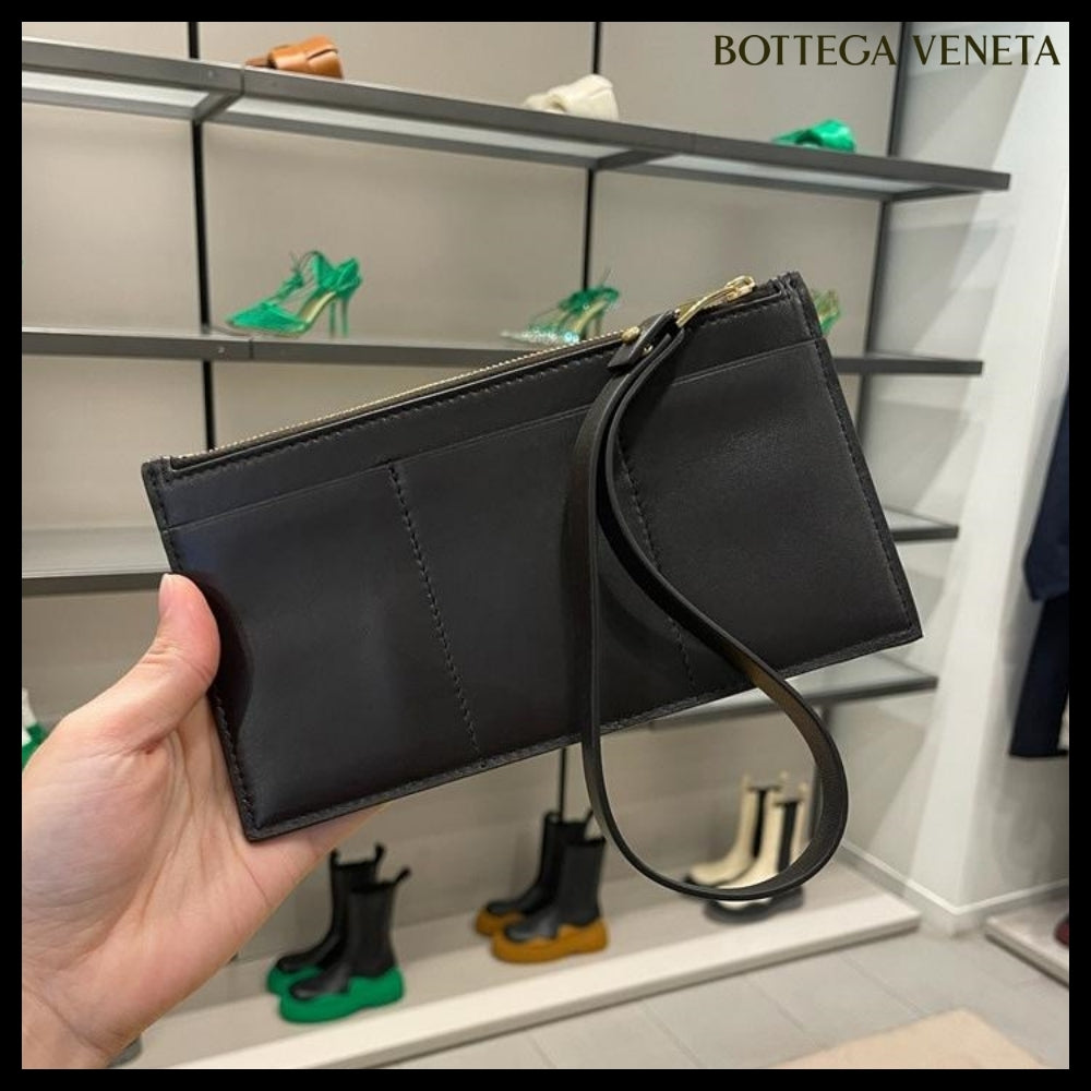 【BOTTEGA VENETA】Intreccio Nappa Calf Strap Pouch Fondant