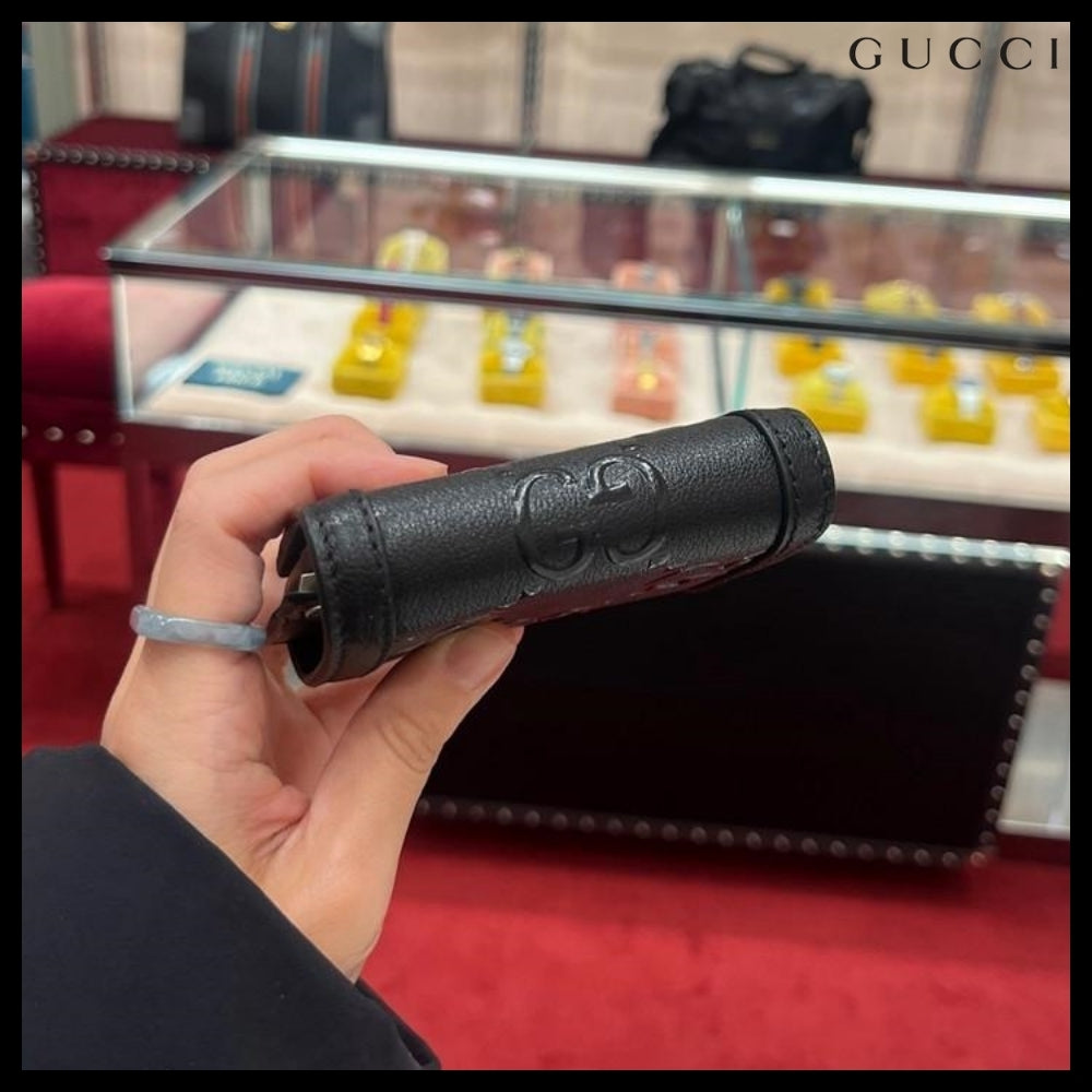 【GUCCI】GG Up Embossed Leather Flap Key Case Black