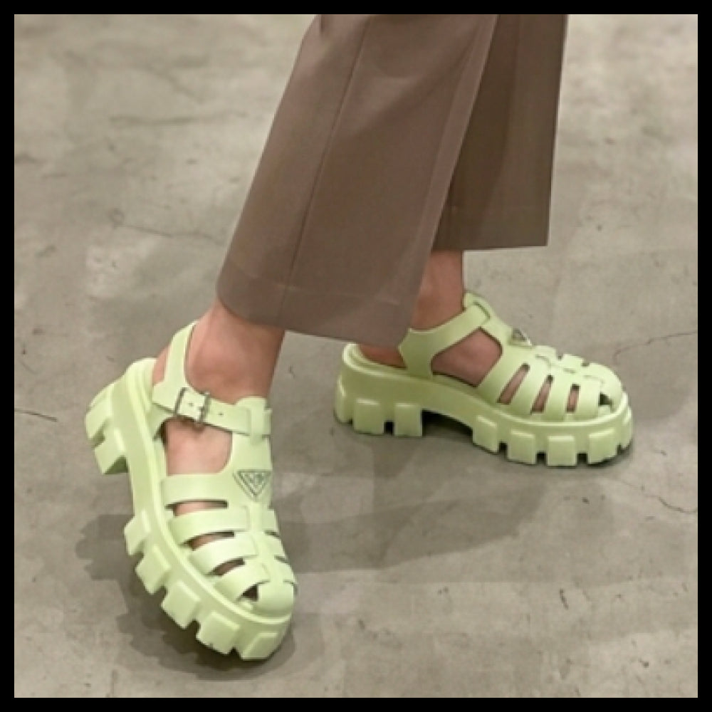 【PRADA】Rubber Sandals F0362