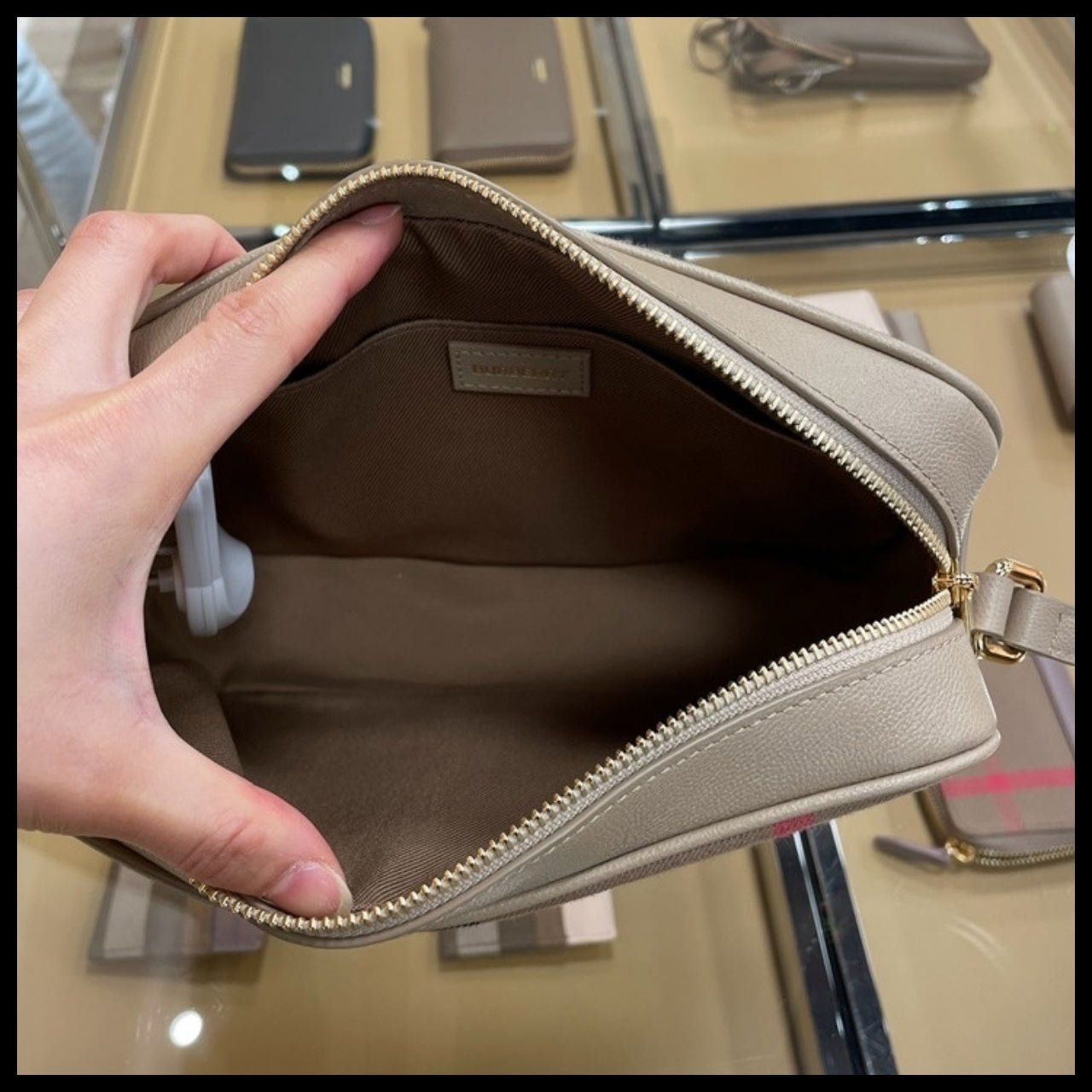 【BURBERRY】House Check Camera Bag Brown