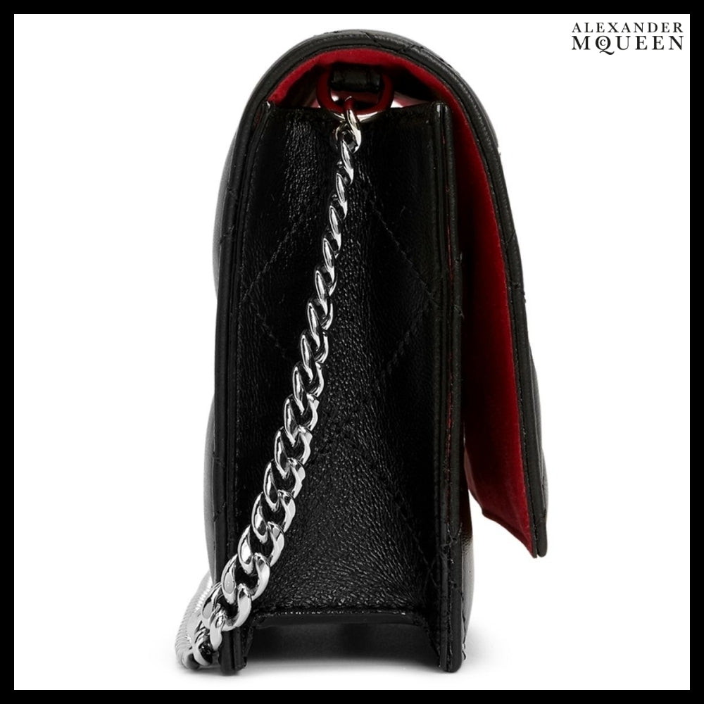【Alexander Mcqueen】Small Graffiti Logo Skull Quilted Chain