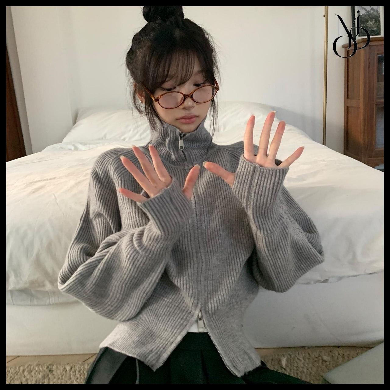 【MODIMOOD】Turtleneck Two-Way Pintuck Sleeve Knit Zip-Up