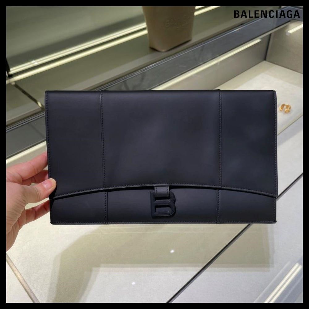 【BALENCIAGA】Hourglass B-Logo Matte Gummy Calf Flap Clutch