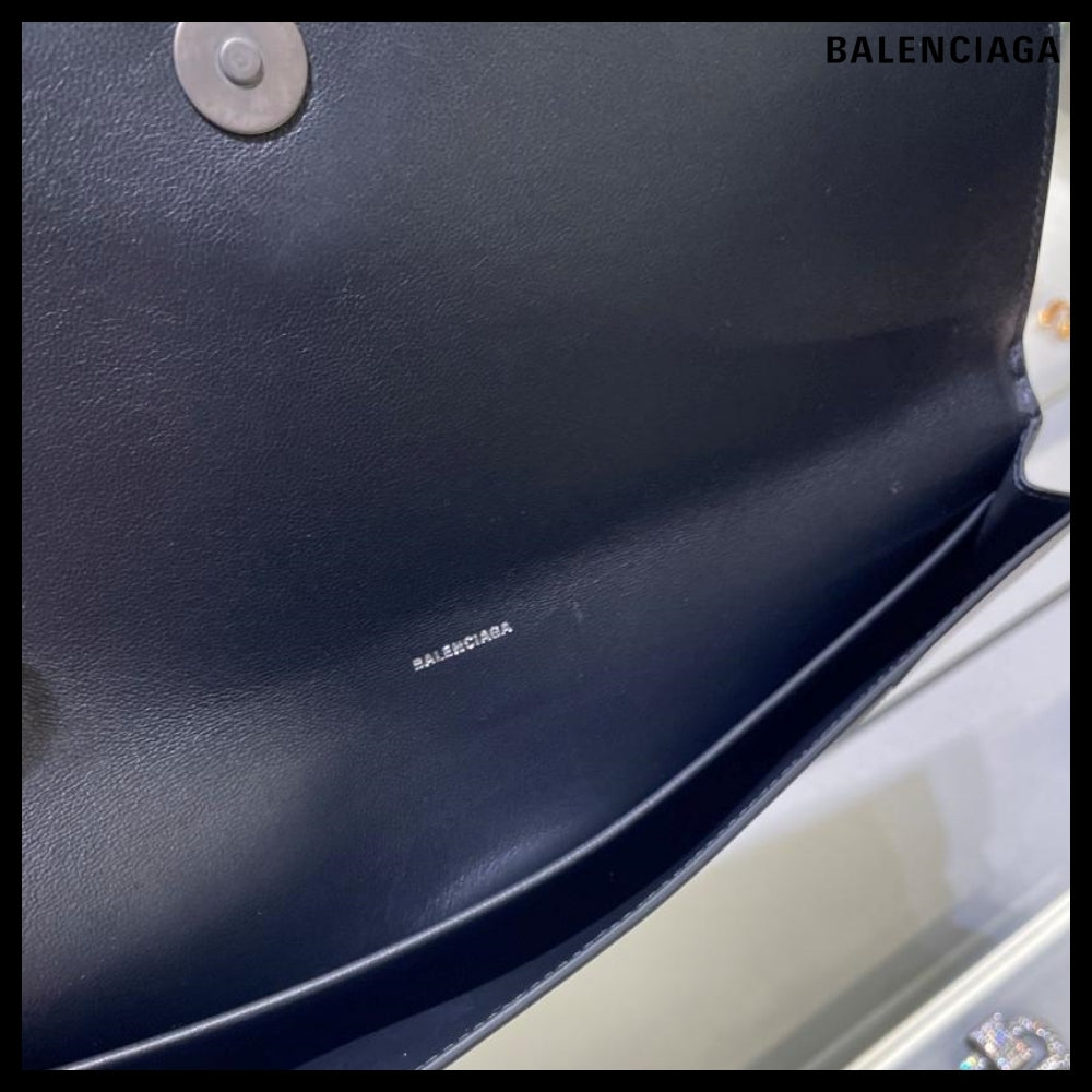 【BALENCIAGA】Hourglass B-Logo Matte Gummy Calf Flap Clutch