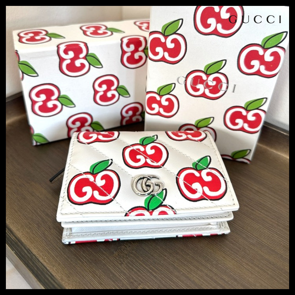 【GUCCI】GG Marmont Apple Print Quilted Coin Pocket Wallet