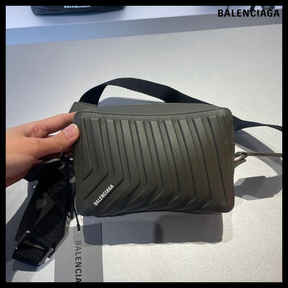 【BALENCIAGA】Ca Grain Calf Camera Bag Khaki