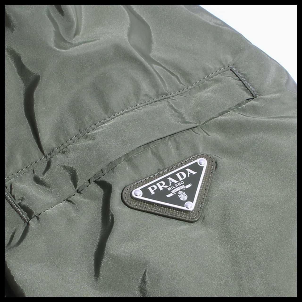 【PRADA】Triangle-logo hooded windbreaker jacket khaki