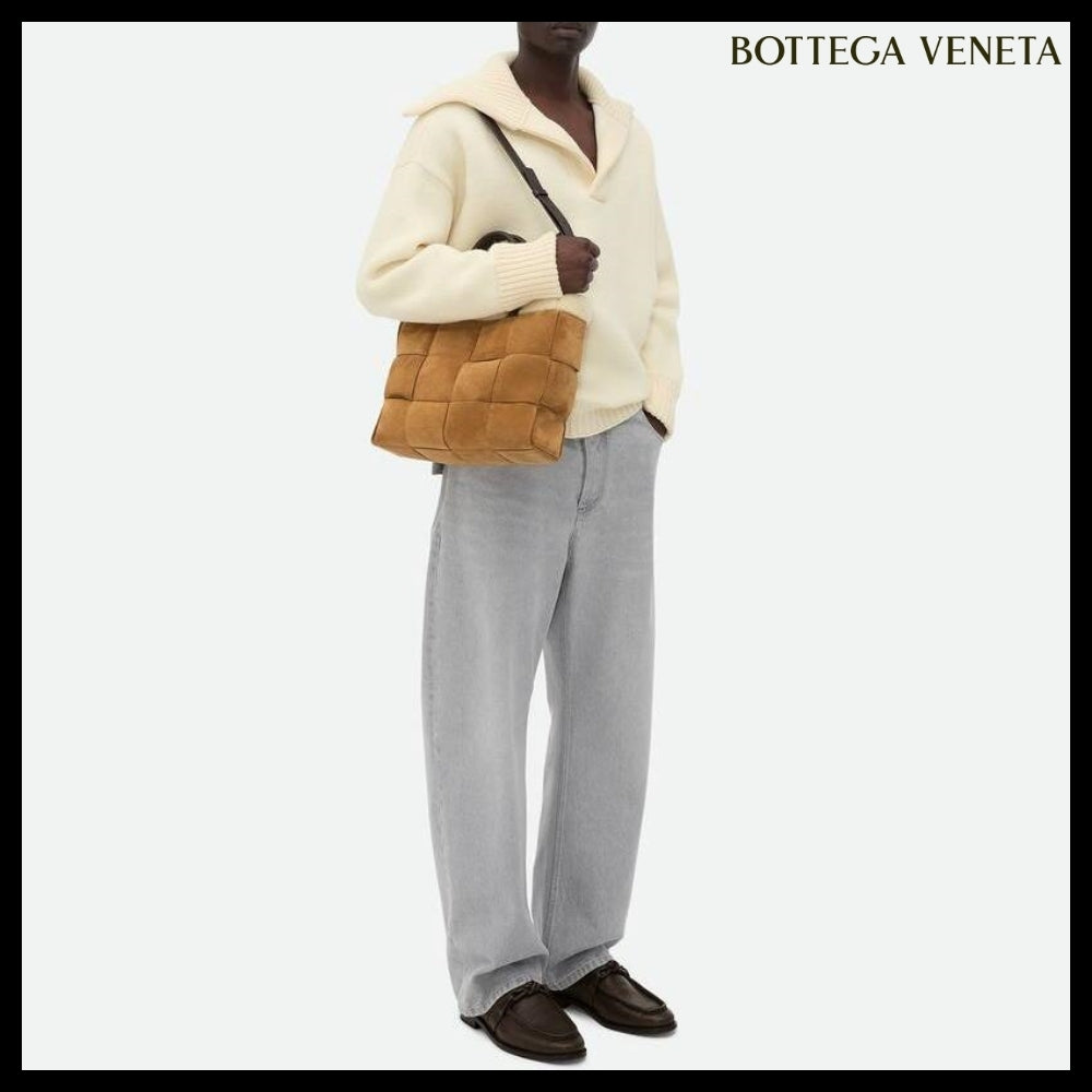 【BOTTEGA VENETA】SMALL EAST-WEST ARCO TOTE CAMEL