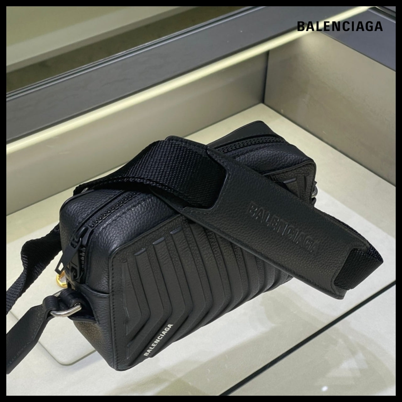 【BALENCIAGA】CAR Grained Leather Cross Camera Bag