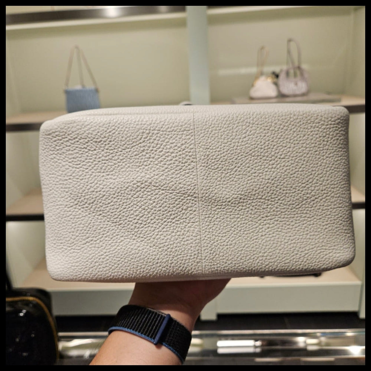 【PRADA】Sequsilver-tone logo daino leather tote bag white