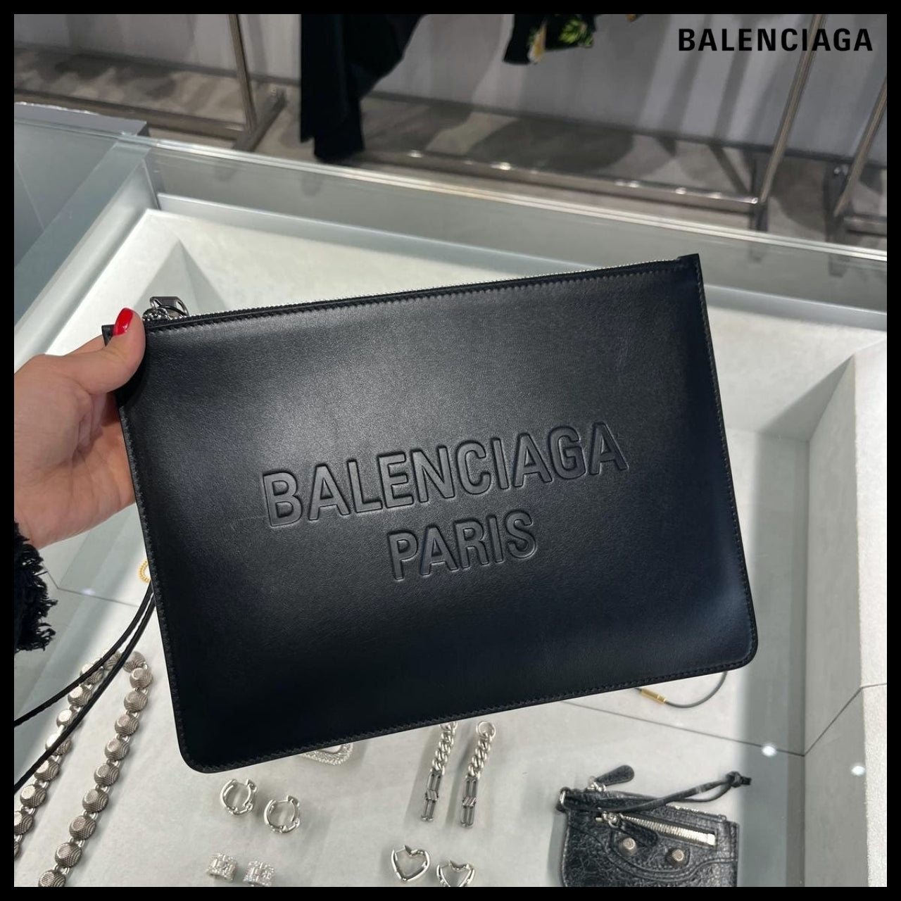 【BALENCIAGA】Duty Free Lettering Logo Smooth Strap Clutch