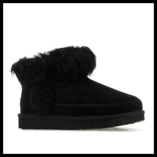 【UGG】Black Ankle Boots