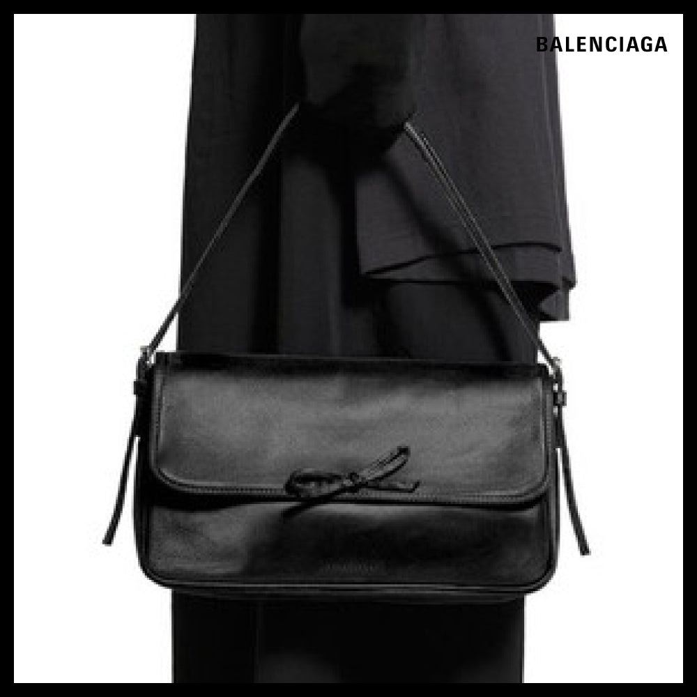 ★BALENCIAGAアウトレット セール ★Leopolda Pochette Black