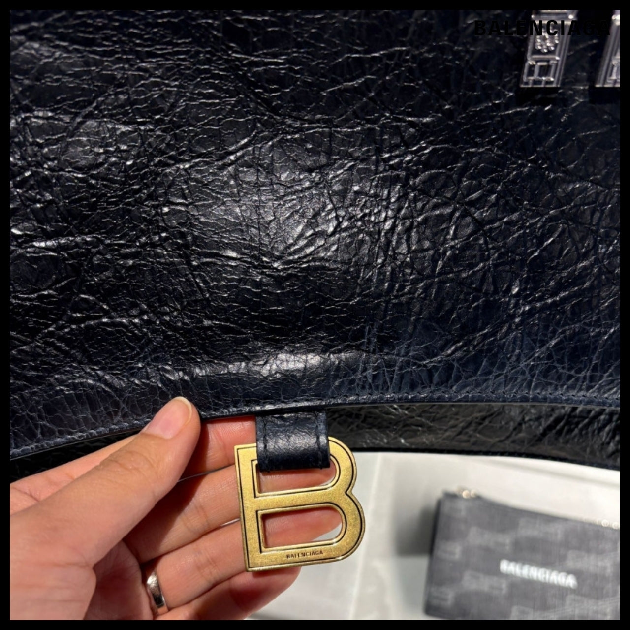 【BALENCIAGA】Crush Chain Small Bag “Paris Souvenir”