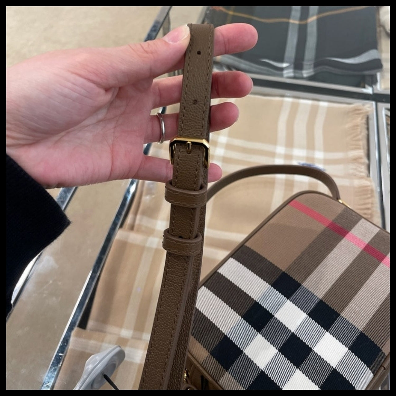 【Burberry】House Check Small Camera Bag