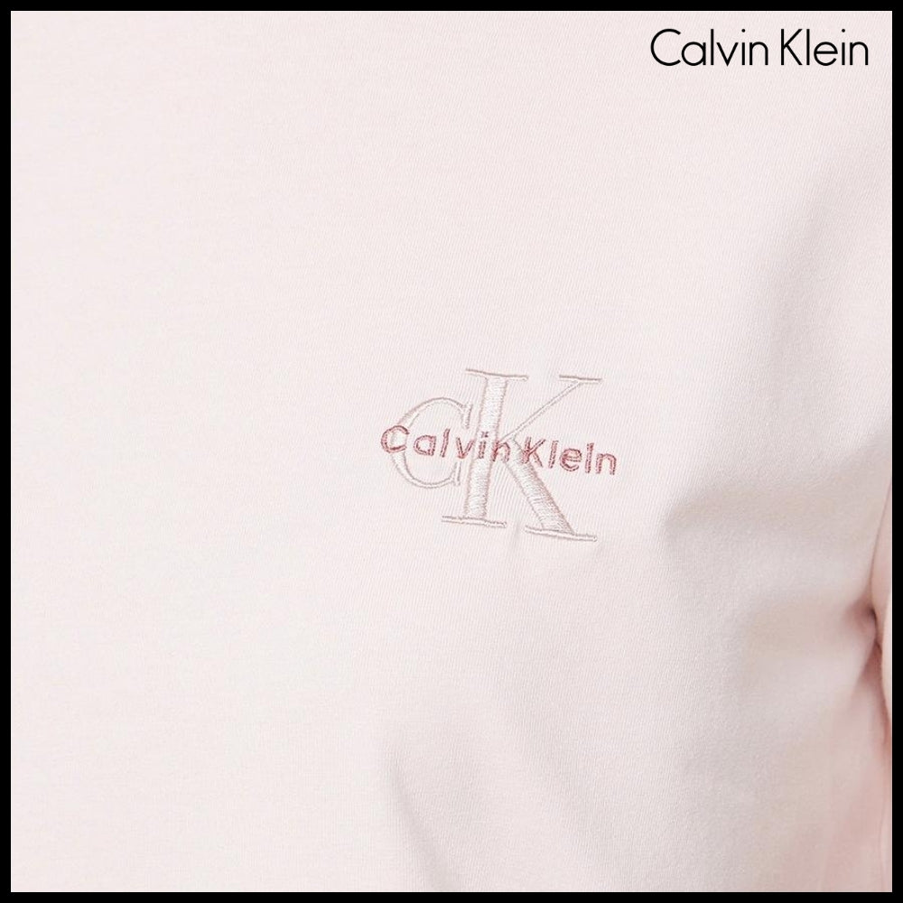 【Calvin Klein】Regular Fit Small Monogram Sleeve T-Shirt