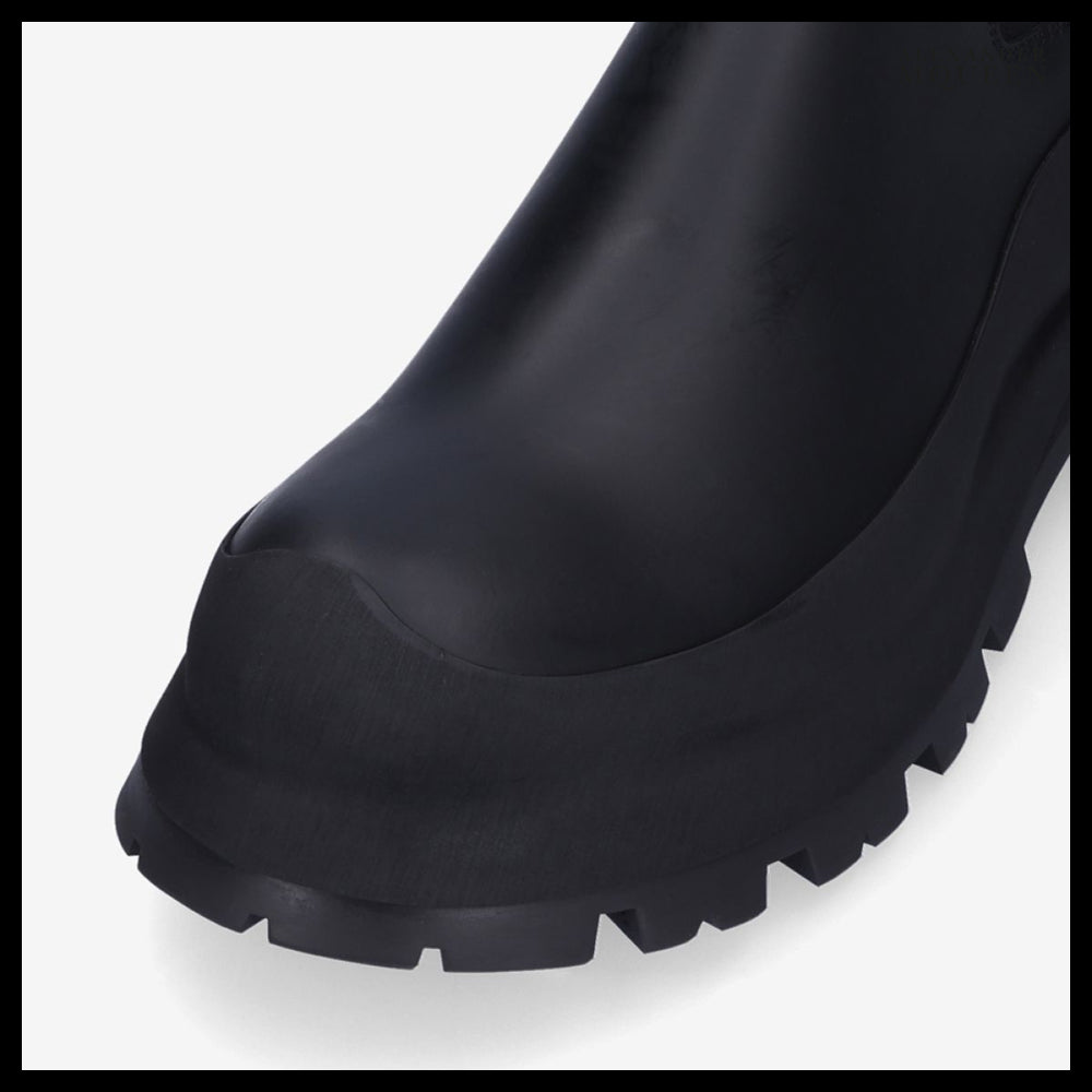 【alexander mcqueen】Wonder Chelsea Boots Black