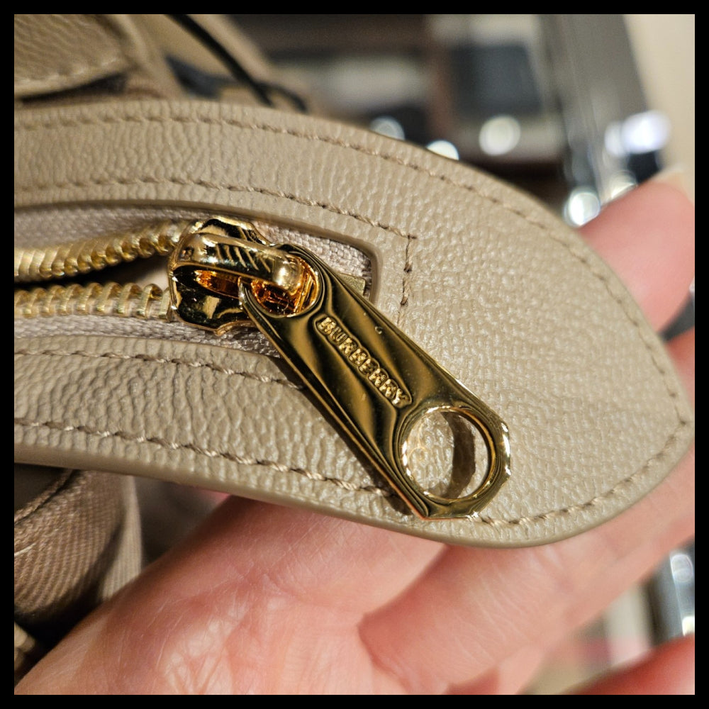 【BURBERRY】BANWELL house check mini tote bag chestnut beige