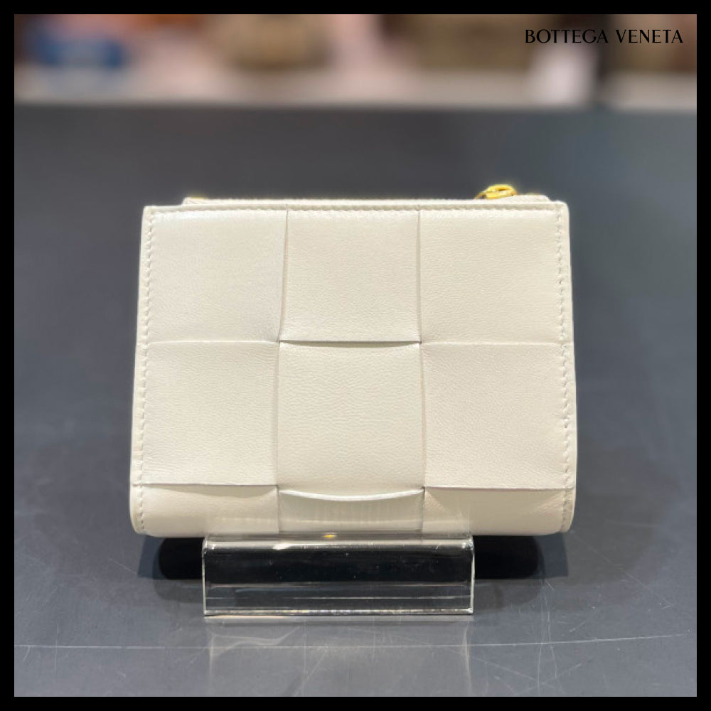 【BOTTEGA VENETA】INTRECCIATO LEATHER BI-FOLD WALLET