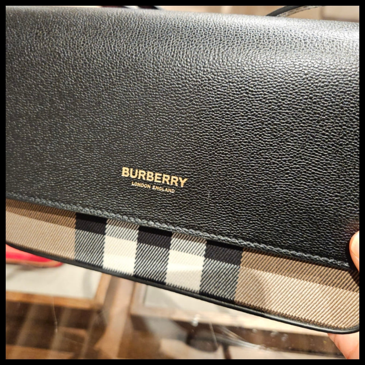 【Burberry】New Hampshire Leather Crossbody Bag Black