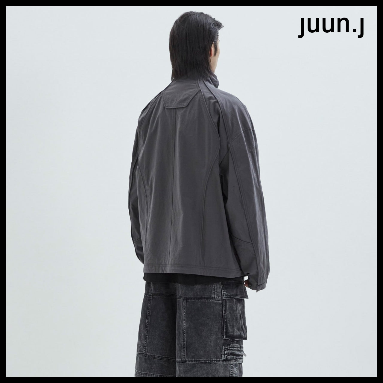 【JUUN.J】Curved Cut Design Stand Collar Jumper Grey