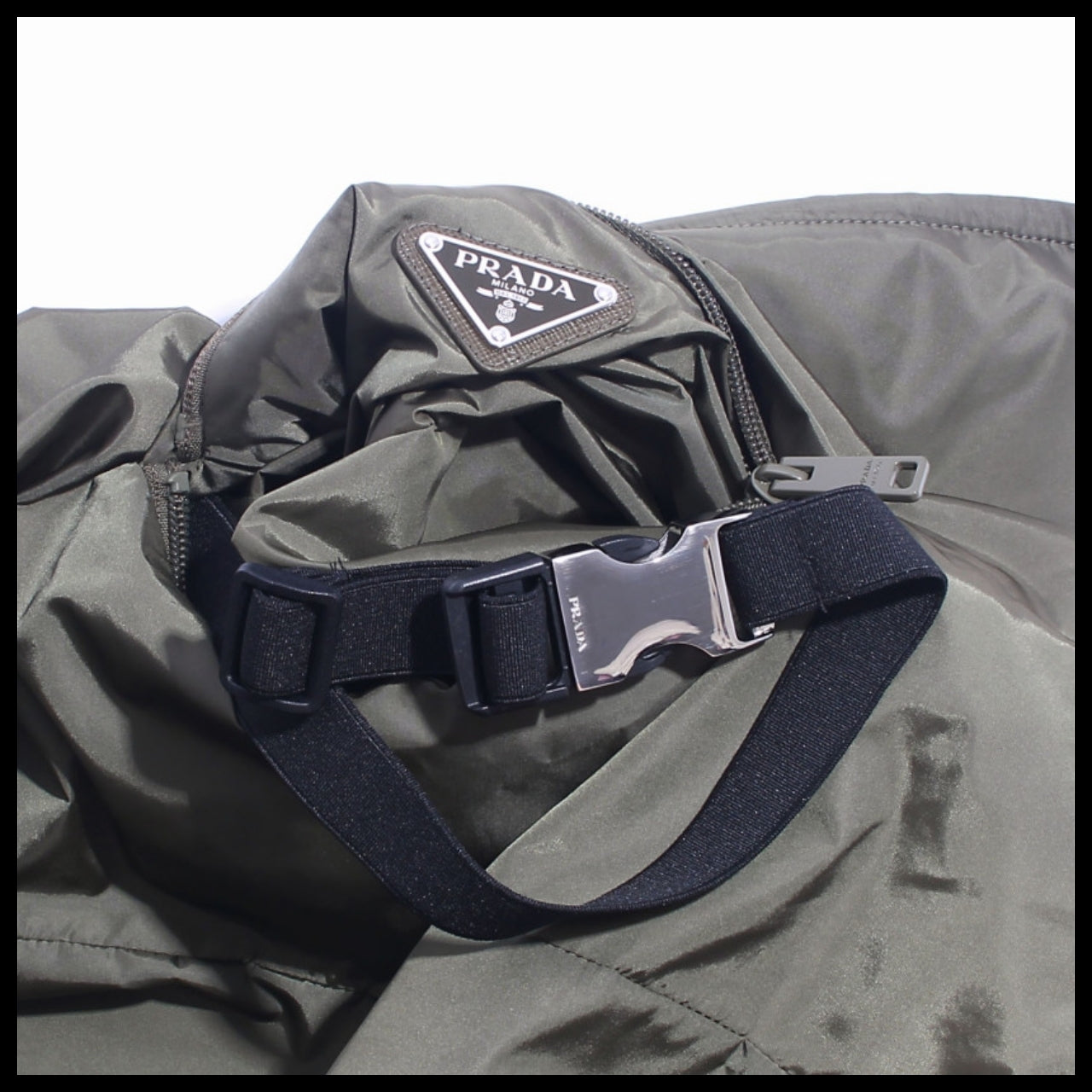 【PRADA】Triangle-logo hooded windbreaker jacket khaki