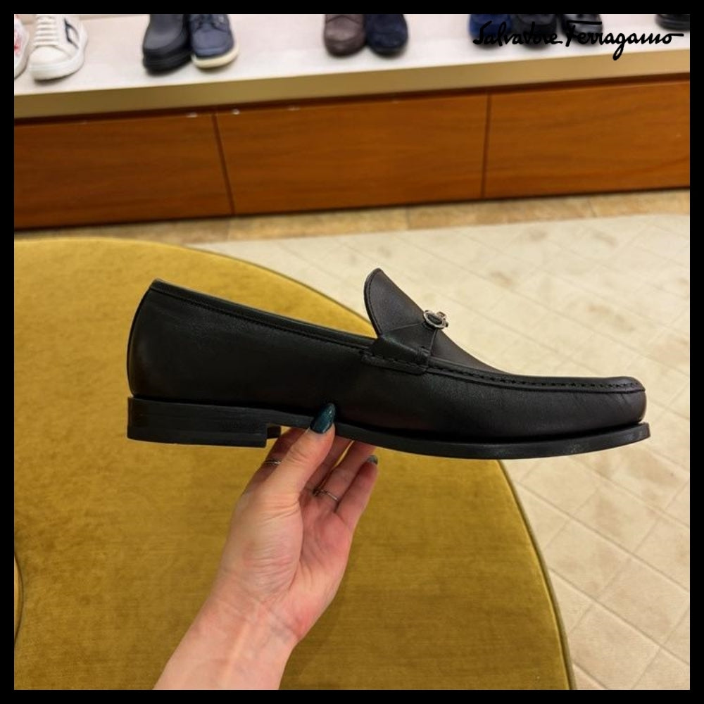 【FERRAGAMO】ROLO 22 GANCINI LEATHER LOAFERS BLACK