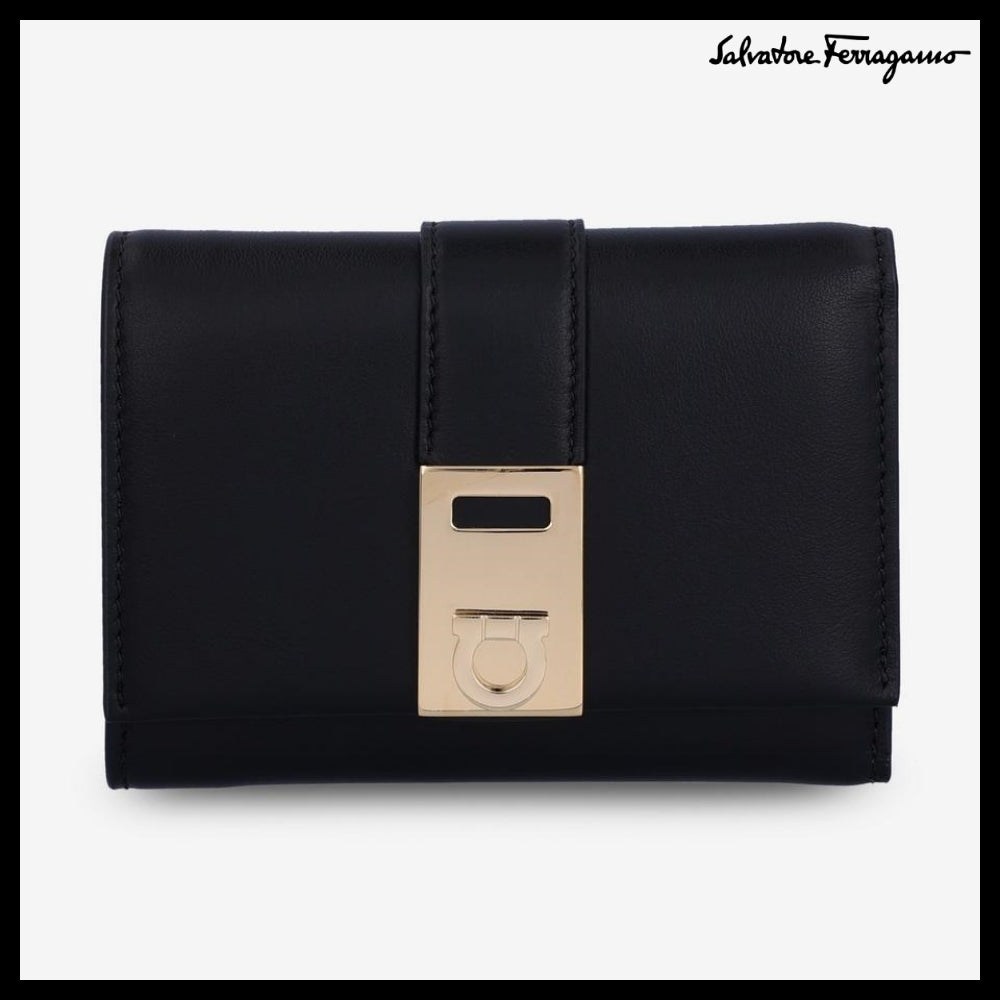 【FERRAGAMO】Hug Compact Two Tone Wallet Black Nyland Pink