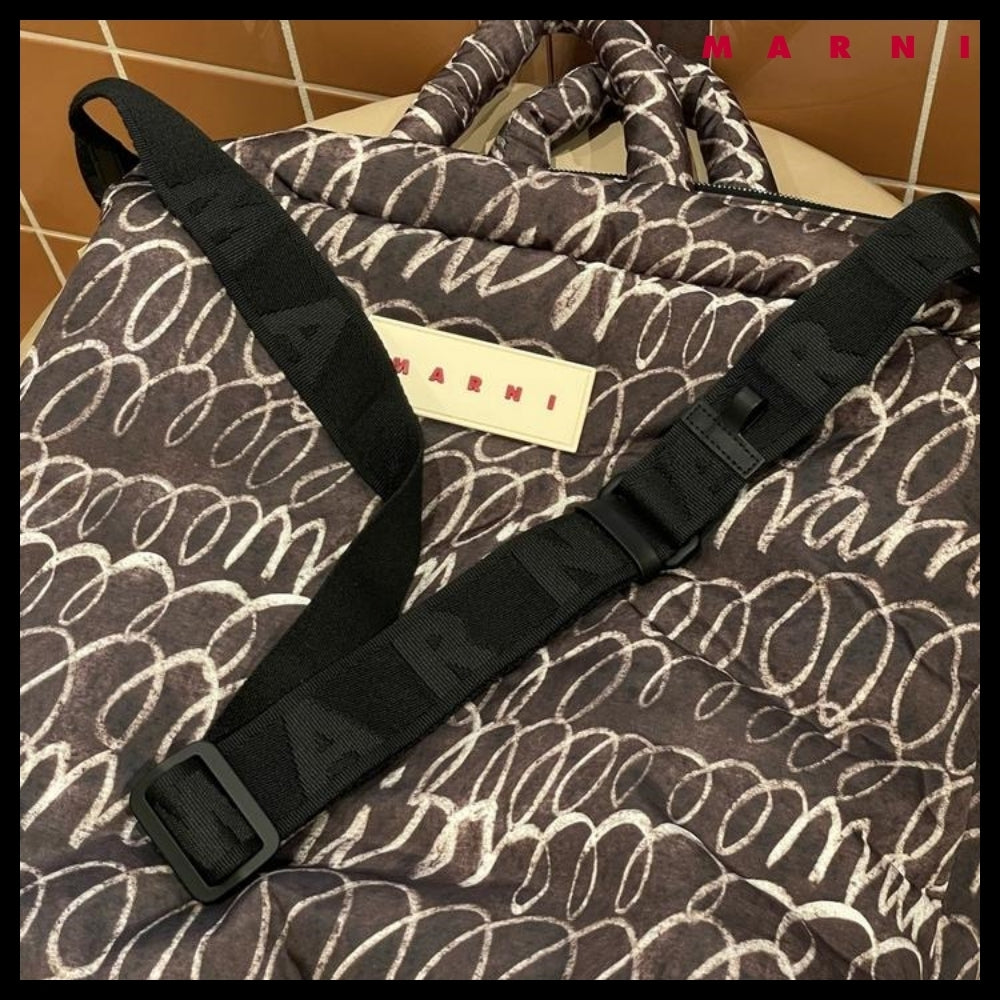 【MARNI】Logo-Patch Scribble-Print Puffer Tote Bag Charcoal