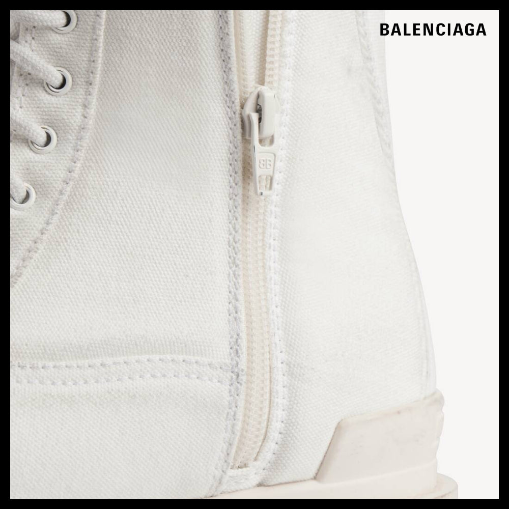【BALENCIAGA】Combat Strike Boots White