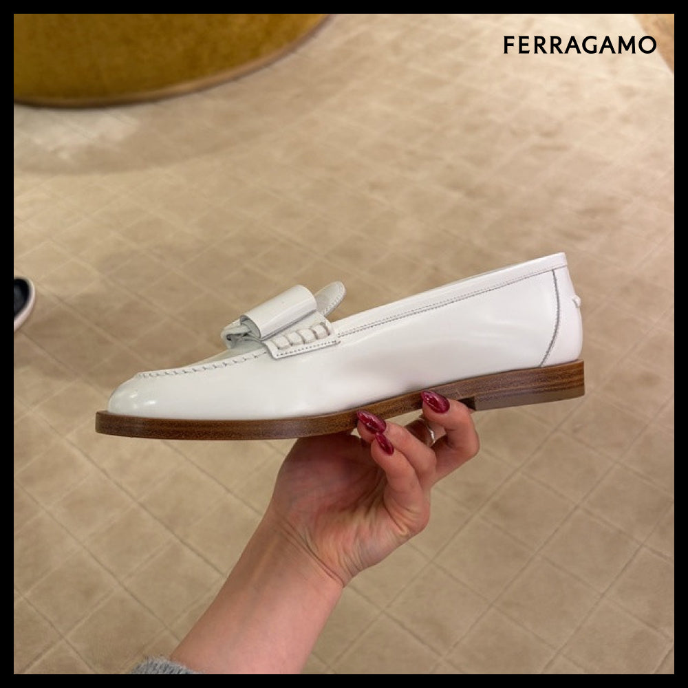 【FERRAGAMO】VIVALDO NEW VARA BOW LEATHER LOAFERS WHITE