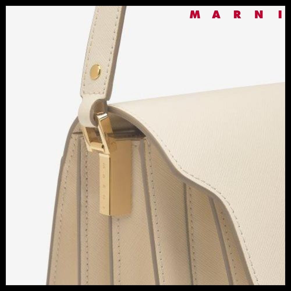 【Marni】Medium Saffiano Leather Trunk Shoulder Bag Talc