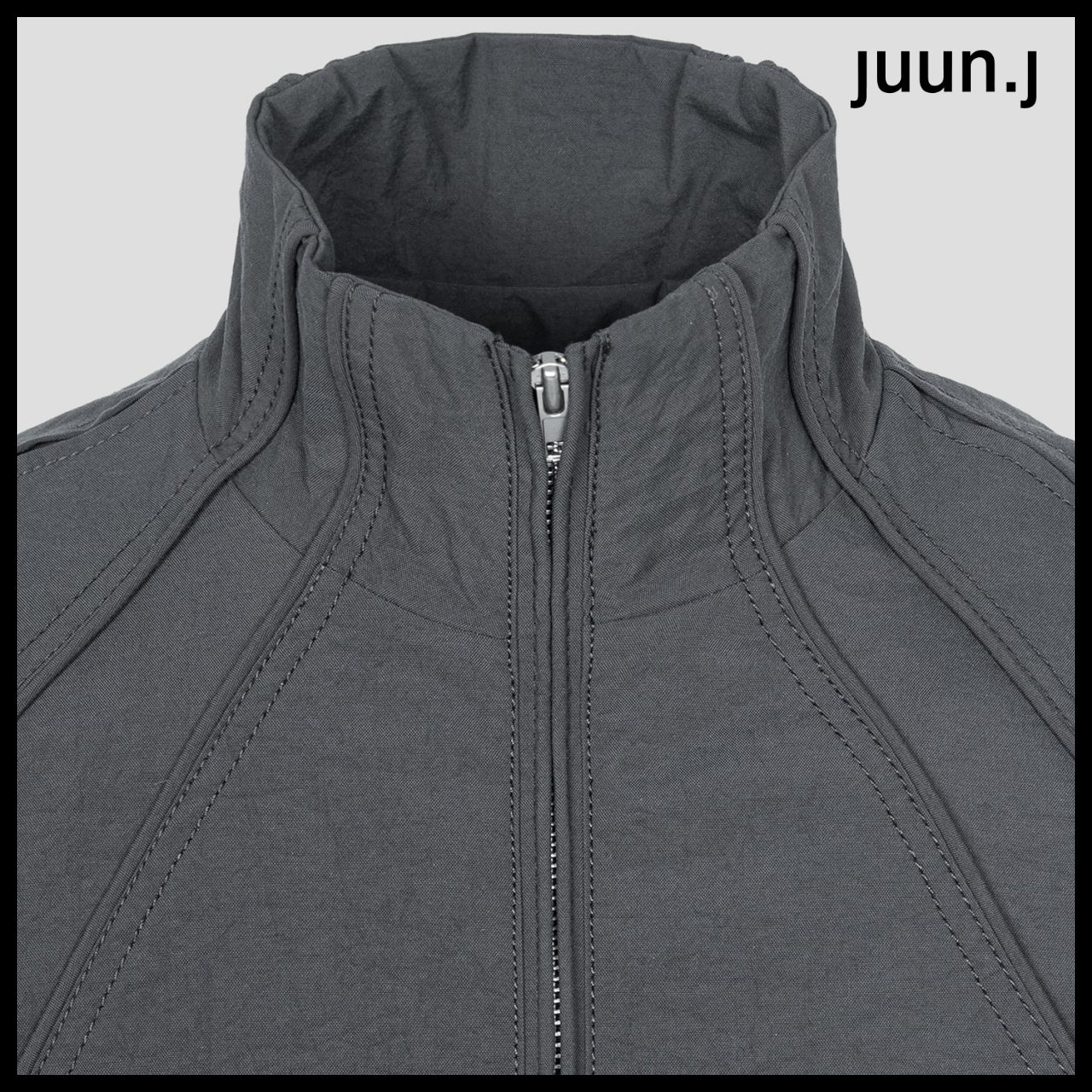 【JUUN.J】Curved Cut Design Stand Collar Jumper Grey