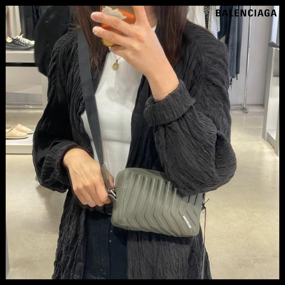 【BALENCIAGA】Ca Grain Calf Camera Bag Khaki