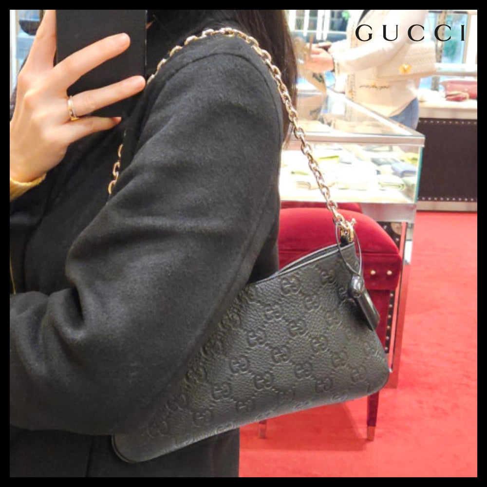 【GUCCI】GG emblem Briony calf leather shoulder bag black
