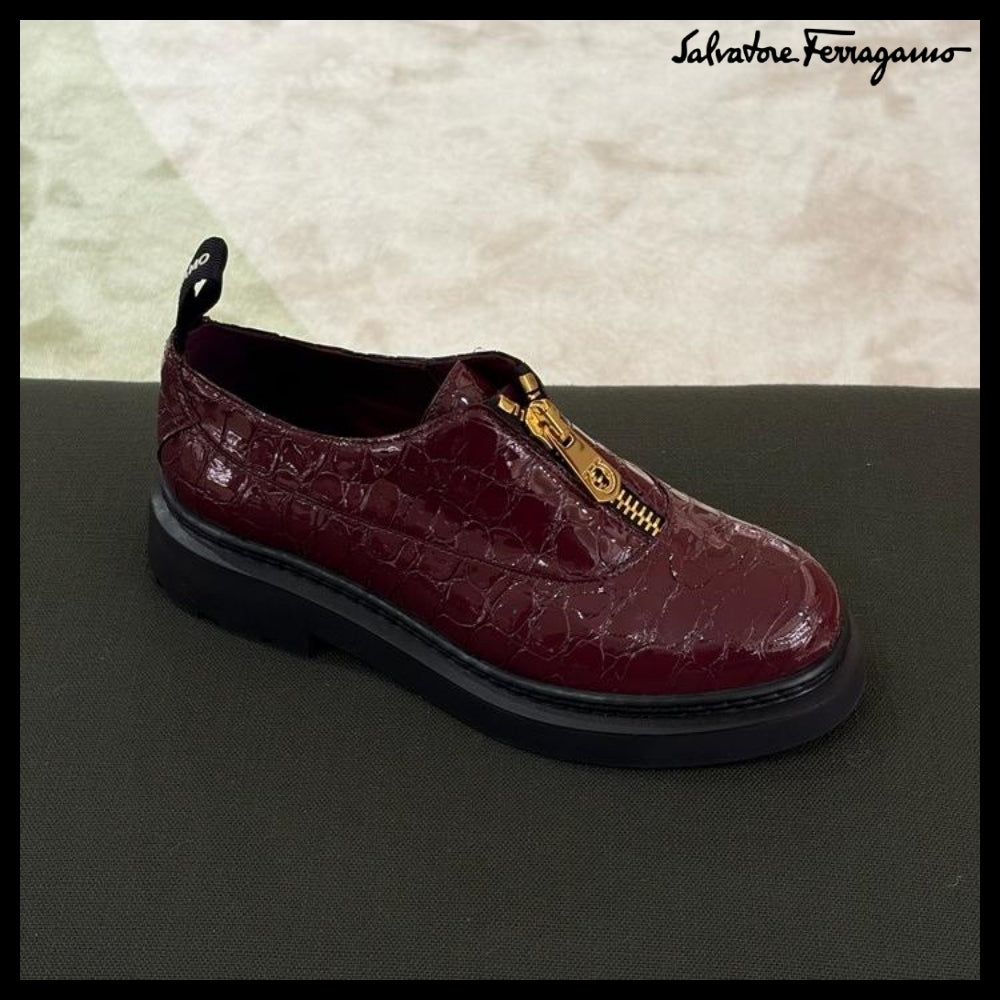 【FERRAGAMO】KAIA CROC PATTERN ZIPPER LOAFERS BURGUNDY