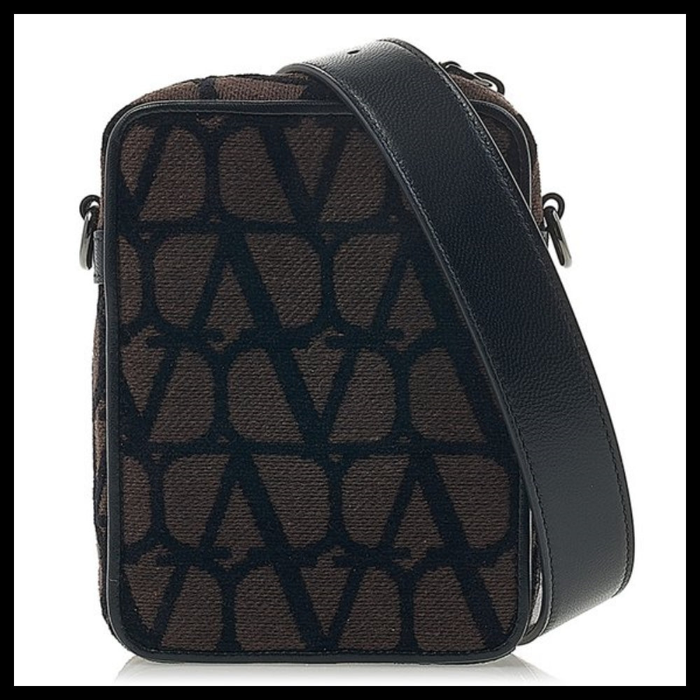 【VALENTINO】Men's Iconography V Logo Crossbody Bag