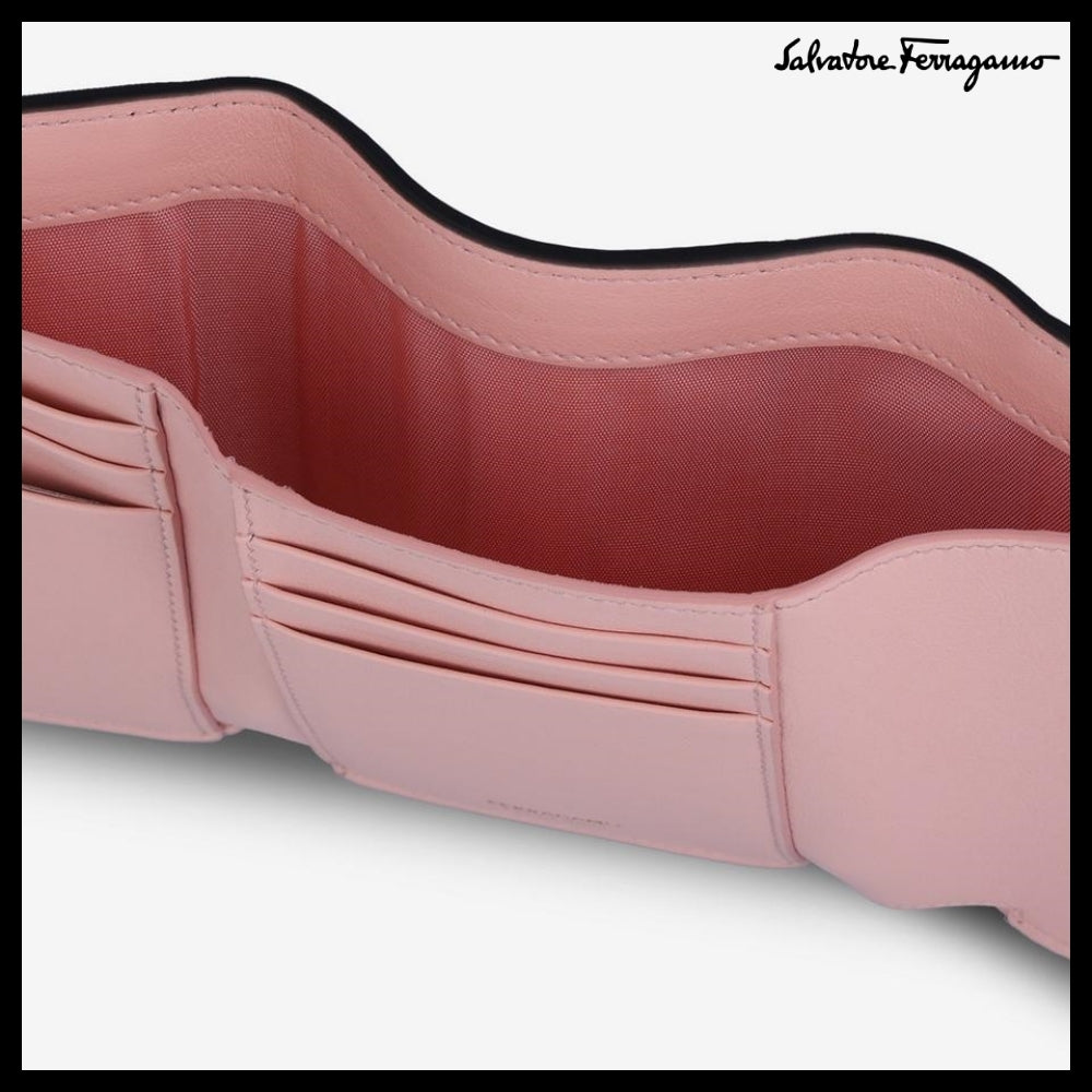 【FERRAGAMO】Hug Compact Two Tone Wallet Black Nyland Pink