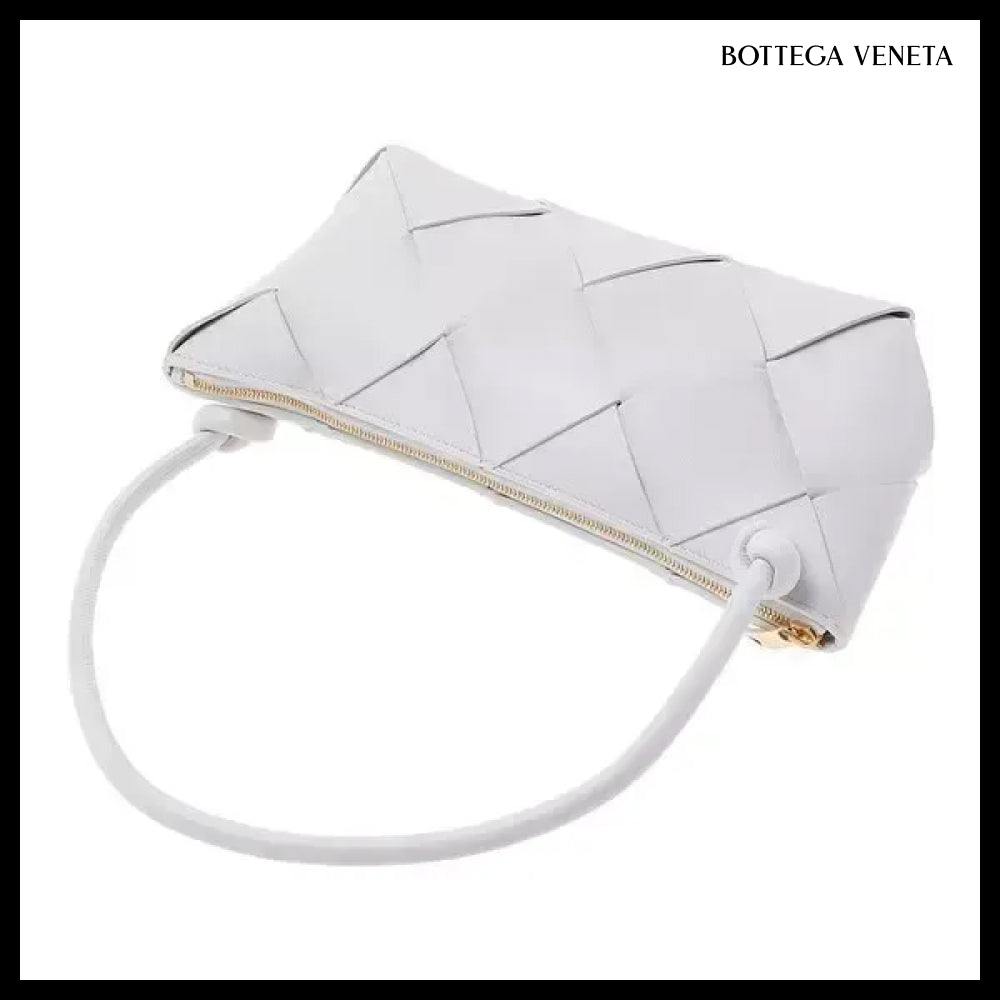 【Bottega Veneta】Women's Intrecciato Baguette Shoulder