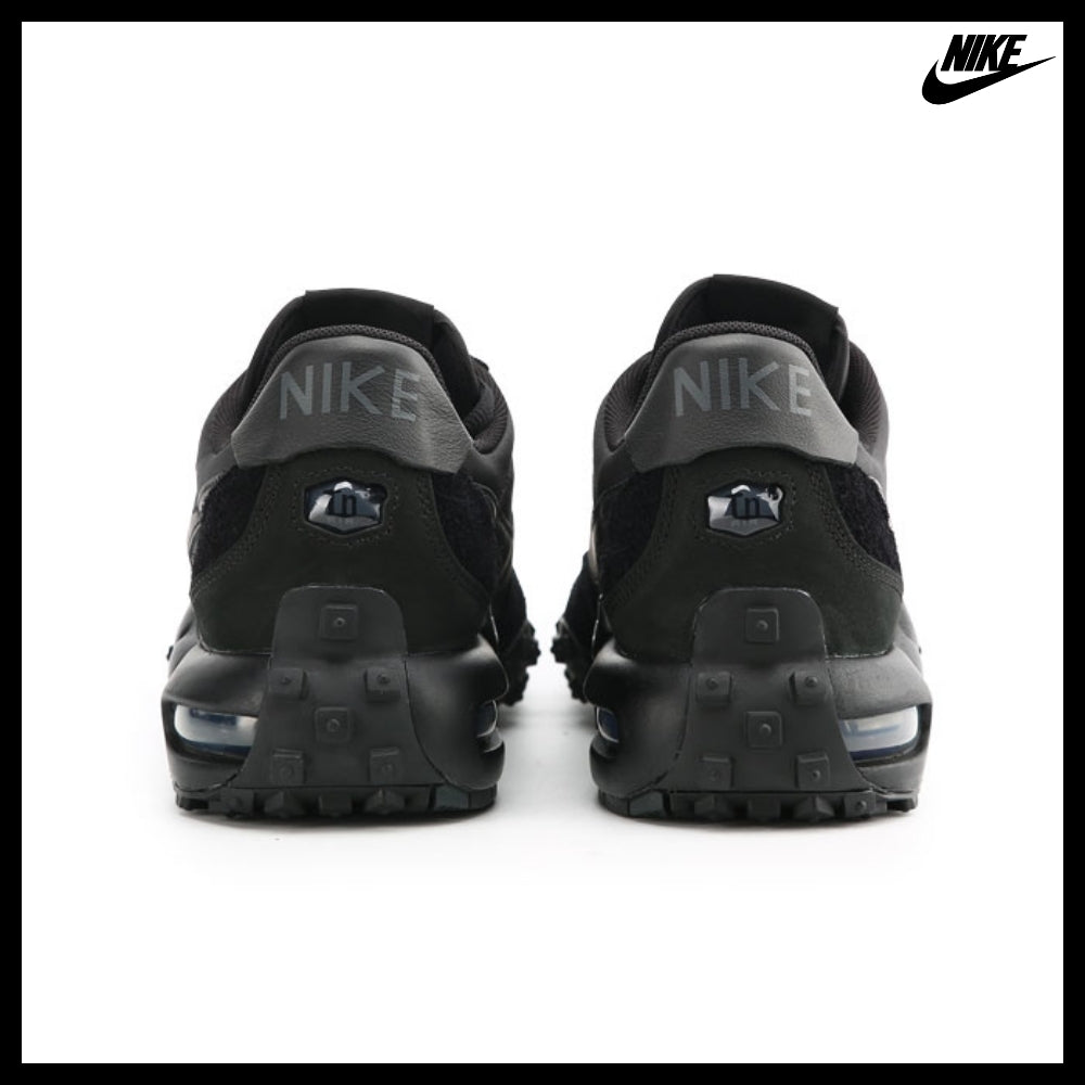 Nike ESSENTIALS Air Max Waffle SP