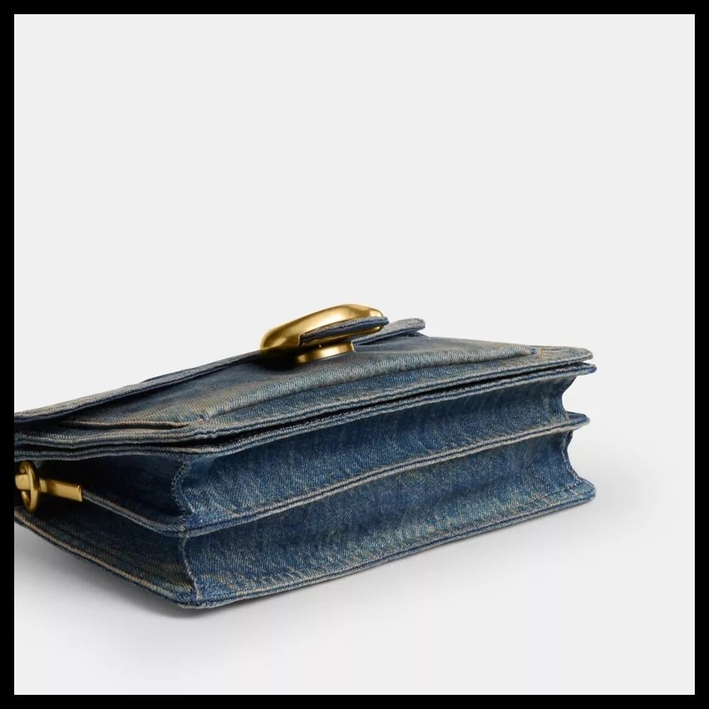 【Coach】Charm D Bucket S Shoulder Bag